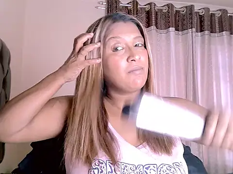 eroticbeauty37 online show from May 19, 2026, 12:01 pm