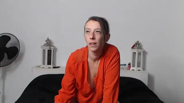 Oriane Jackson online show from October 26, 2025, 1:00 pm