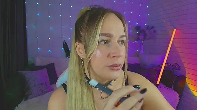 Snapshot of pepper_cat_ chatting on January 23, 2025, 11:36 pm pepper cat online show from January 23, 2025, 11:36 pm