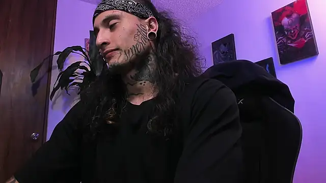 Snapshot of Ryuk_it chatting on November 25, 2025, 1:28 am Ryuk it online show from November 25, 2025, 1:28 am