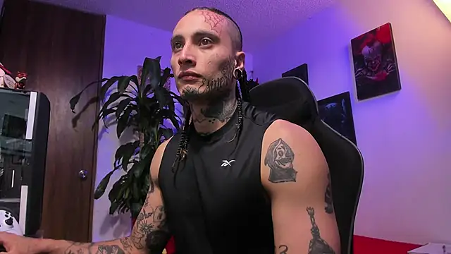 Snapshot of Ryuk_it chatting on November 12, 2025, 2:21 pm Ryuk it online show from November 12, 2025, 2:21 pm