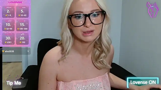 Snapshot of chelseablonde chatting on November 13, 2025, 4:00 pm chelseablonde online show from November 13, 2025, 4:00 pm