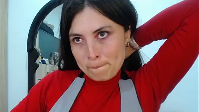 Alexandrasaenz online show from March 16, 2025, 11:15 pm