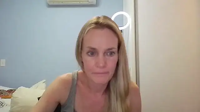 Annylove1 online show from February 23, 2026, 5:02 pm