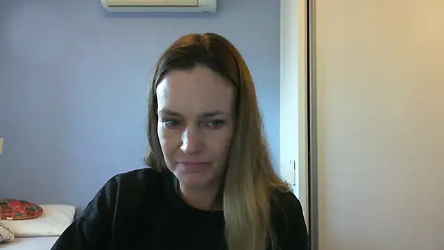 Annylove1 online show from September 26, 2025, 11:06 am