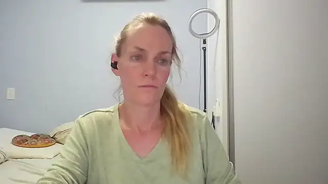 Annylove1 online show from February 25, 2026, 12:11 am