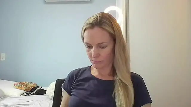 Annylove1 online show from January 13, 2026, 10:52 am