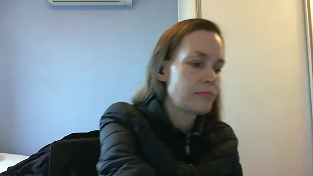 Annylove1 online show from September 25, 2025, 10:54 am