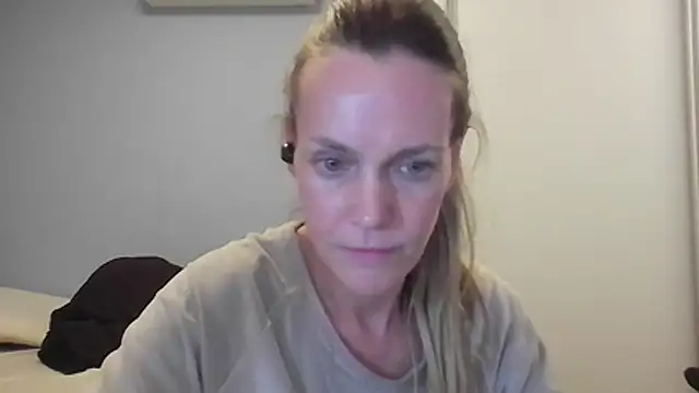 Annylove1 online show from November 26, 2025, 12:10 am