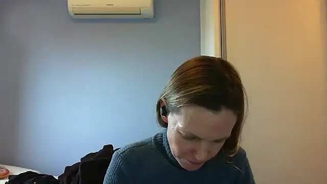 Annylove1 online show from September 24, 2025, 3:51 pm