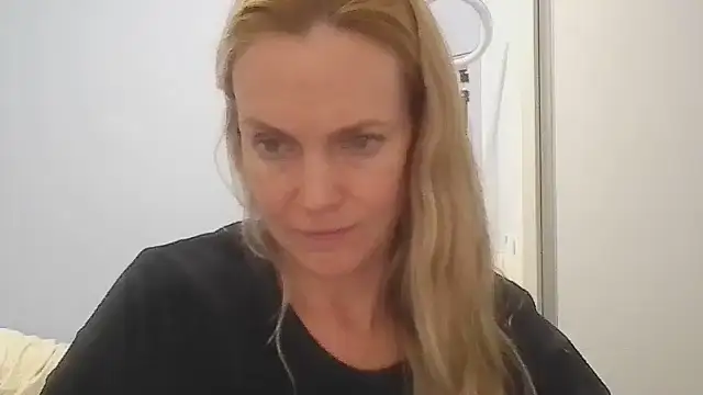 Snapshot of Annylove1 chatting on May 22, 2026, 12:08 am Annylove1 online show from May 22, 2026, 12:08 am