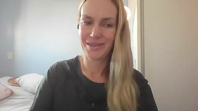 Snapshot of Annylove1 chatting on May 5, 2026, 12:19 pm Annylove1 online show from May 5, 2026, 12:19 pm