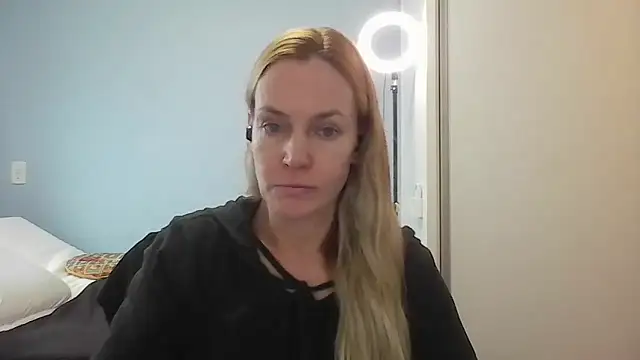 Snapshot of Annylove1 chatting on May 18, 2026, 10:53 am Annylove1 online show from May 18, 2026, 10:53 am