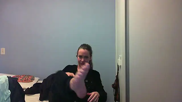 Annylove1 online show from October 14, 2025, 12:22 am