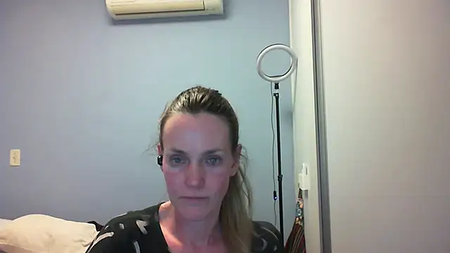 Annylove1 online show from October 27, 2025, 12:11 am