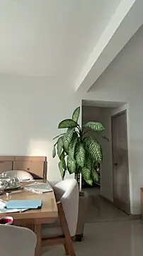 KalaBeckett  online show from April 15, 2026, 11:38 am