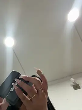 Hannahoff online show from April 7, 2026, 1:18 am