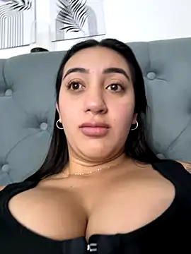 Snapshot of Hannahoff chatting on November 21, 2025, 12:20 am Hannahoff online show from November 21, 2025, 12:20 am