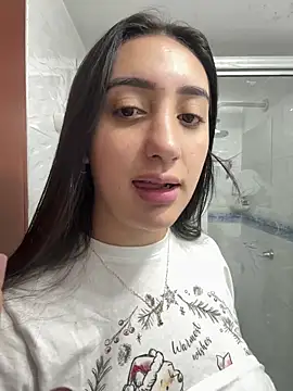 Snapshot of Hannahoff chatting on November 22, 2025, 7:24 pm Hannahoff online show from November 22, 2025, 7:24 pm