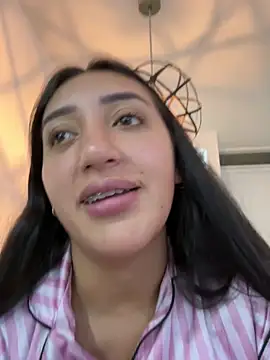 Snapshot of Hannahoff chatting on February 9, 2025, 5:40 am Hannahoff online show from February 9, 2025, 5:40 am