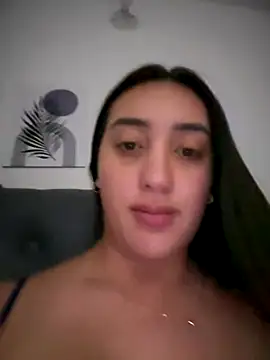 Snapshot of Hannahoff chatting on October 12, 2025, 9:49 pm Hannahoff online show from October 12, 2025, 9:49 pm