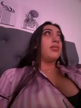 Snapshot of Hannahoff chatting on November 9, 2025, 4:55 pm Hannahoff online show from November 9, 2025, 4:55 pm