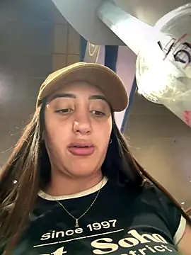 Snapshot of Hannahoff chatting on September 29, 2025, 1:12 am Hannahoff online show from September 29, 2025, 1:12 am