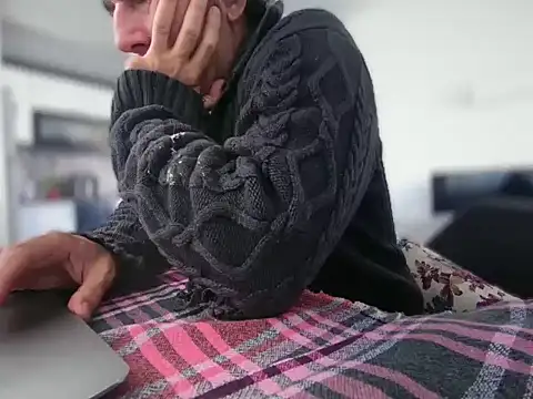 Snapshot of ALPHANDRE chatting on December 16, 2025, 8:29 am ALPHANDRE online show from December 16, 2025, 8:29 am