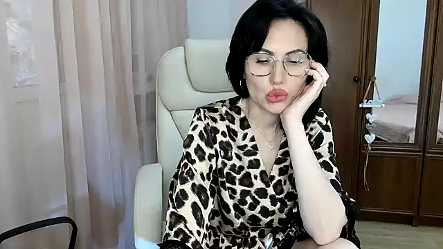 Alyona Alex online show from May 31, 2026, 6:41 am