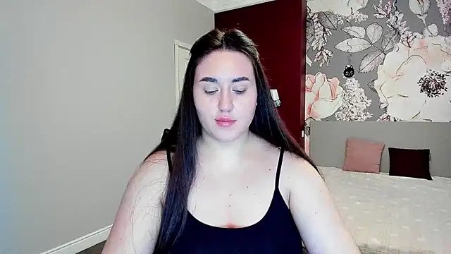 Snapshot of Roxie_Bradley chatting on February 2, 2026, 6:45 am Roxie Bradley online show from February 2, 2026, 6:45 am