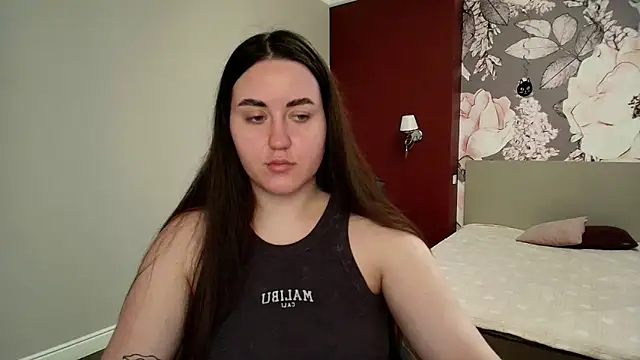 Roxie Bradley online show from March 20, 2026, 6:47 am