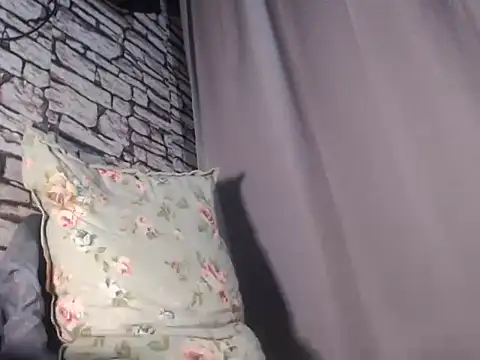 xlovercum online show from February 6, 2026, 6:42 am