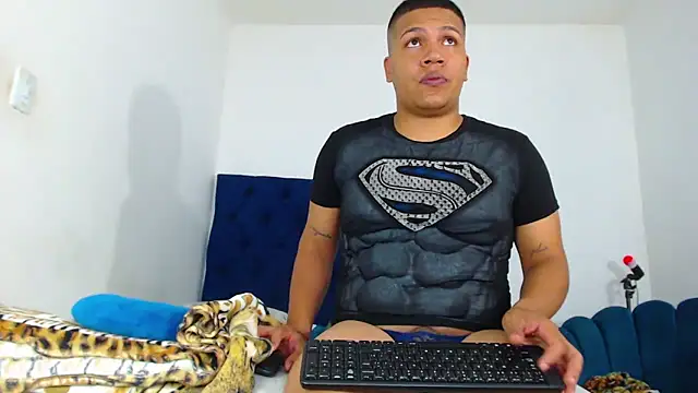 StevanHouston online show from December 21, 2024, 2:04 pm