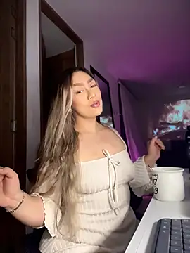 Im sophiie online show from March 13, 2026, 6:40 am