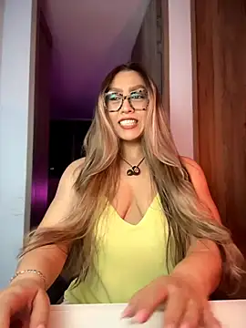 Snapshot of Im_sophiie chatting on June 11, 2026, 7:16 am Im sophiie online show from June 11, 2026, 7:16 am