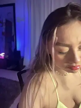 Im sophiie online show from November 8, 2025, 6:06 am