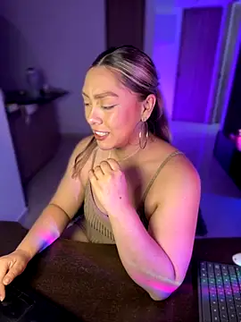 Im sophiie online show from September 9, 2025, 6:34 am