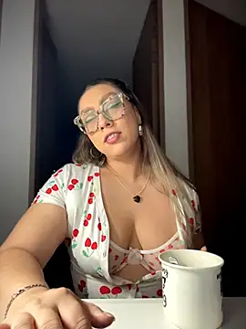 Im sophiie online show from February 10, 2026, 6:56 am