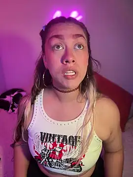 Im sophiie online show from March 2, 2025, 10:34 pm