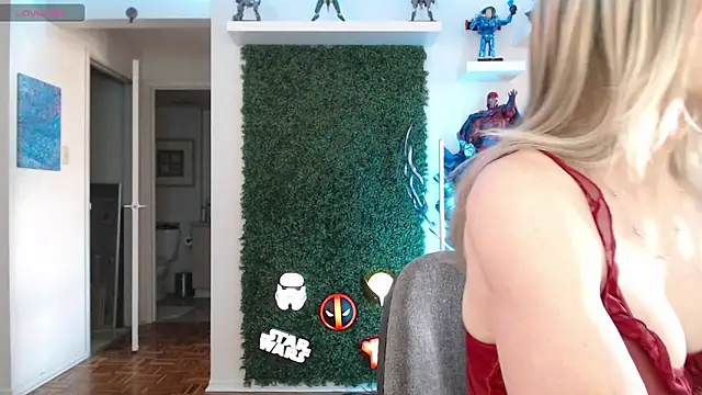 Vixen Lockheart online show from October 9, 2025, 5:02 pm