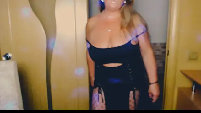 Snapshot of Malena_Mi chatting on June 21, 2026, 11:10 pm Malena Mi online show from June 21, 2026, 11:10 pm