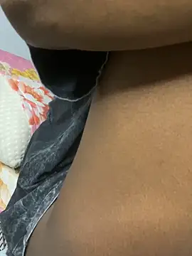  yisela  online show from October 17, 2025, 2:15 am