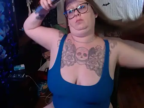 Snapshot of edgexchaos chatting on November 24, 2025, 1:16 am edgexchaos online show from November 24, 2025, 1:16 am