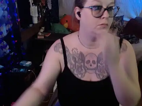 Snapshot of edgexchaos chatting on November 23, 2025, 1:10 pm edgexchaos online show from November 23, 2025, 1:10 pm