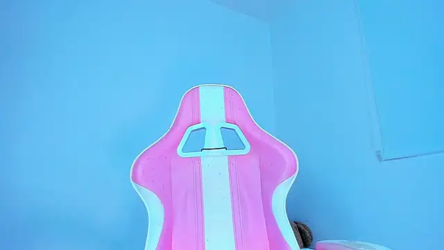 Ariana f online show from March 18, 2026, 8:43 pm