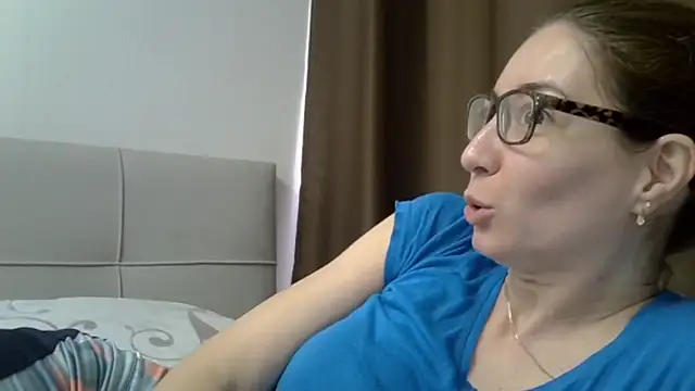 Ashleyspice online show from March 19, 2025, 7:18 am