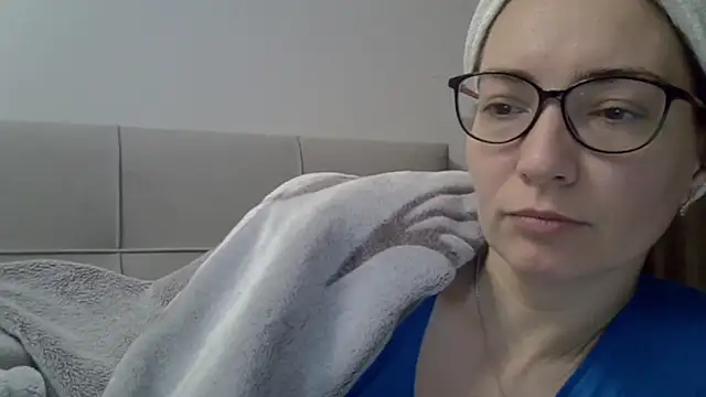 Ashleyspice online show from December 15, 2025, 6:19 am