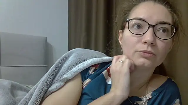 Ashleyspice online show from December 5, 2025, 5:39 am