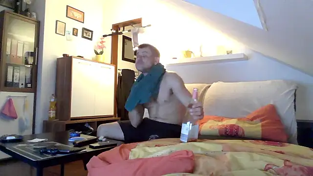 Cambitchboy online show from January 8, 2026, 1:55 am