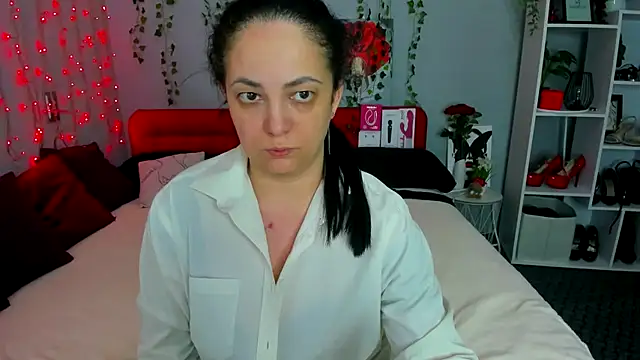 Snapshot of DarlingMilf chatting on November 14, 2025, 8:45 pm DarlingMilf online show from November 14, 2025, 8:45 pm